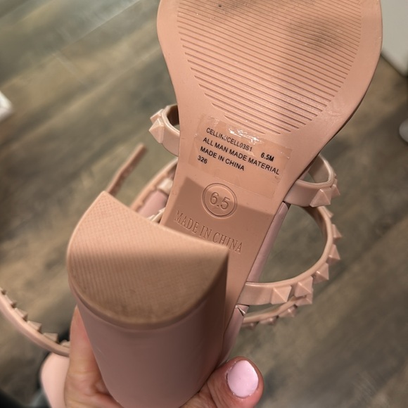 Steve Madden Soft Silicone Like Comfy Sole Studded Chunk Sandal Heels - Picture 8 of 10
